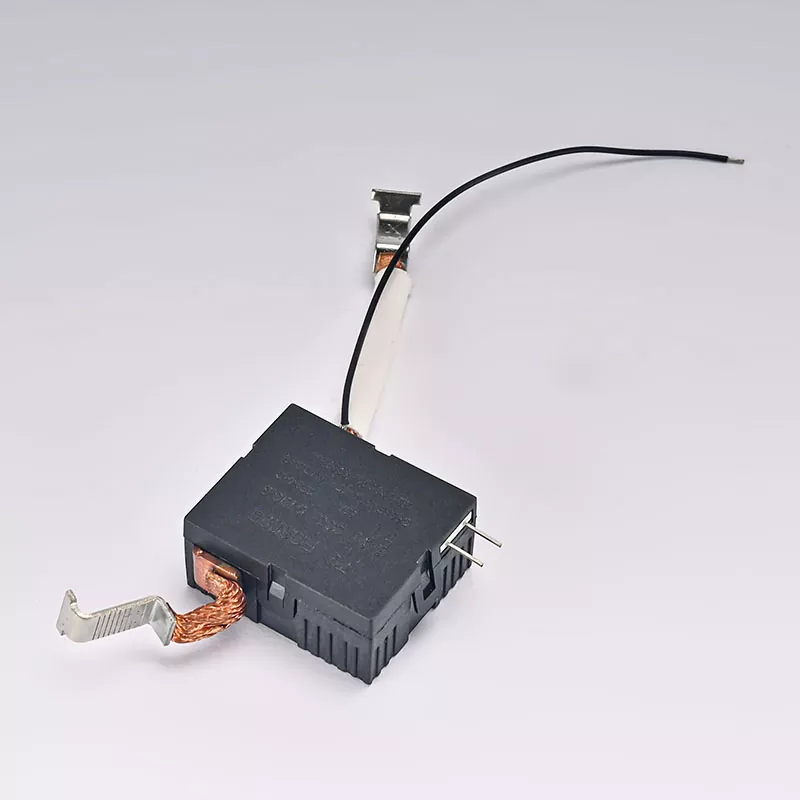 Leaschraolacháin Latching Speisialta le haghaidh Overvoltage agus Undervoltage